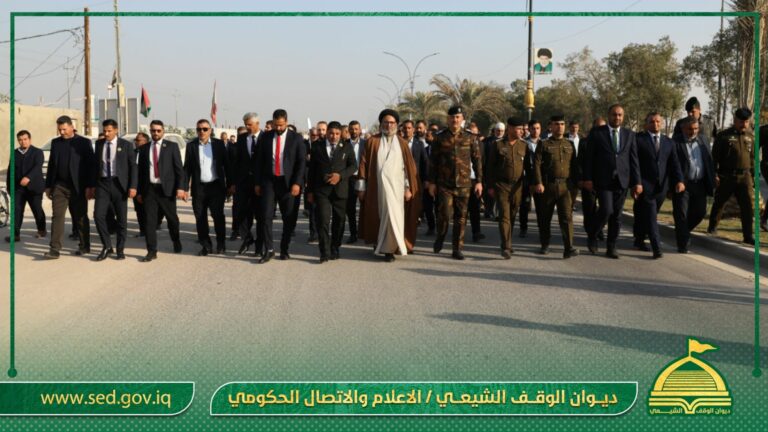 دائرة العتبات المقدسة والمزارات الشيعية الشريفة تقيم مسيرا بين مسجدي الكوفة والسهلة المعظمين