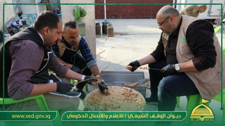 دائرة إحياء الشعائر الحسينية في ديوان الوقف الشيعي تستنفر جميع جهودها بالموكب المركزي للديوان ..خدمة لزائري الإمام الحسين عليه السلام واحياءا لذكرى ولادة الامام الحجة المنتظر في الخامس عشر من شهر شعبان المبارك والذي أقيم في كربلاء المقدسة بالقرب من ضريح الإمام الحسين عليه السلام…