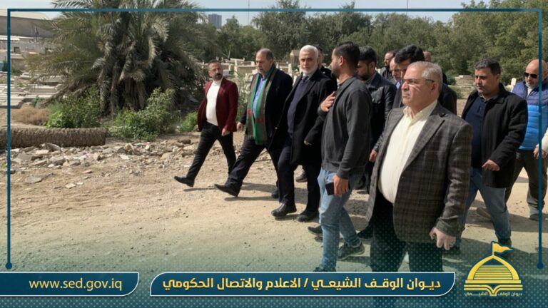 الدكتور حيدر الشمري يجري جولة تفقدية في جامع براثا ومقام الامام علي (ع) لمتابعة اخر مراحل الاعمار لتأهيله