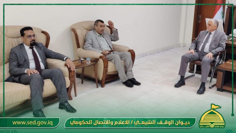 تعزيزاً للجوانب الفكرية والثقافية والدينية… اوقاف النجف تزور العتبة العسكرية المقدسة وتستضيف وفداً من اتحاد الحقوقيين في المحافظة