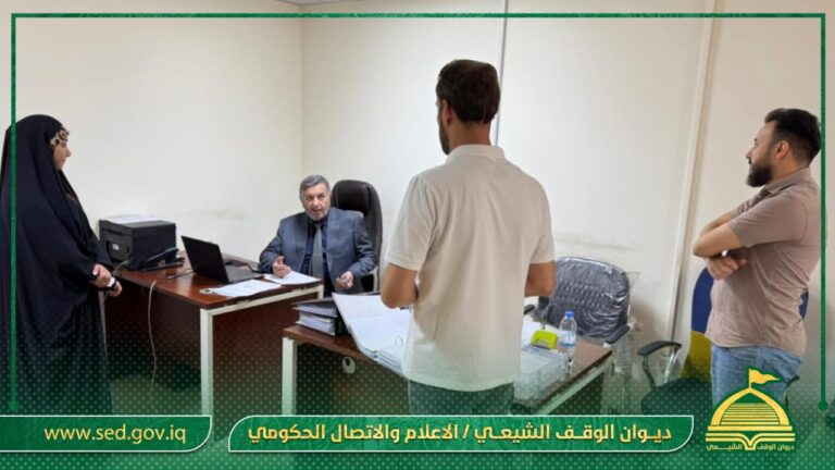 اللامي يناقش مع موظفي مكتبه السبل الكفيلة بتطوير آليات العمل والارتقاء بمستوى الأداء المؤسسي