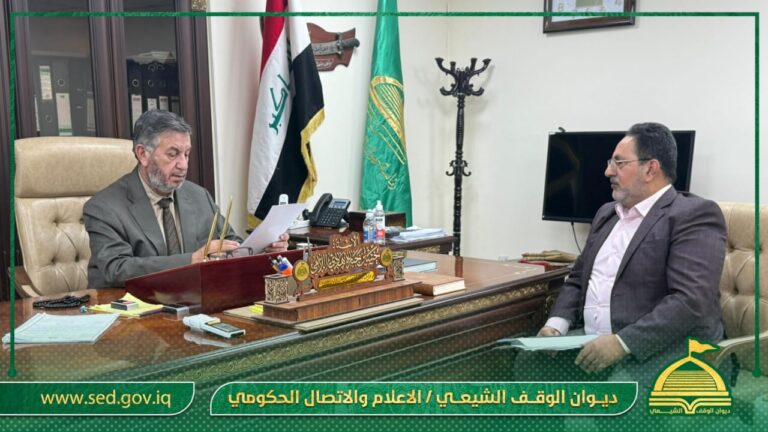 الوكيل الإداري والمالي في الديوان يستقبل المواطنين ويستمع لشكواهم