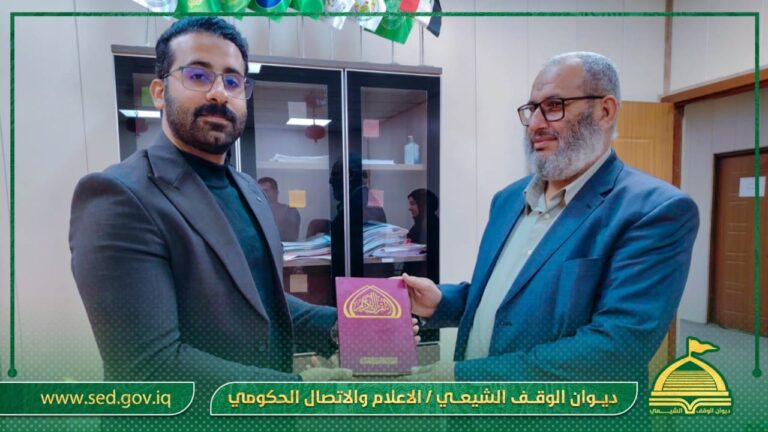 الدكتور ياسر الكتبي يوجه بتوزيع المصاحف الشريفة على ملاك دائرة العتبات المقدسة