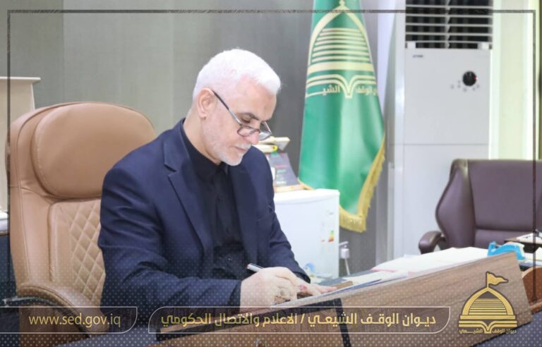 الدكتور حيدر الشمري يمنح كتاب شكر وتقدير للملاكات المشاركة في الامتحانات العامة للدراستين المتوسطة والإعدادية الإسلاميتين